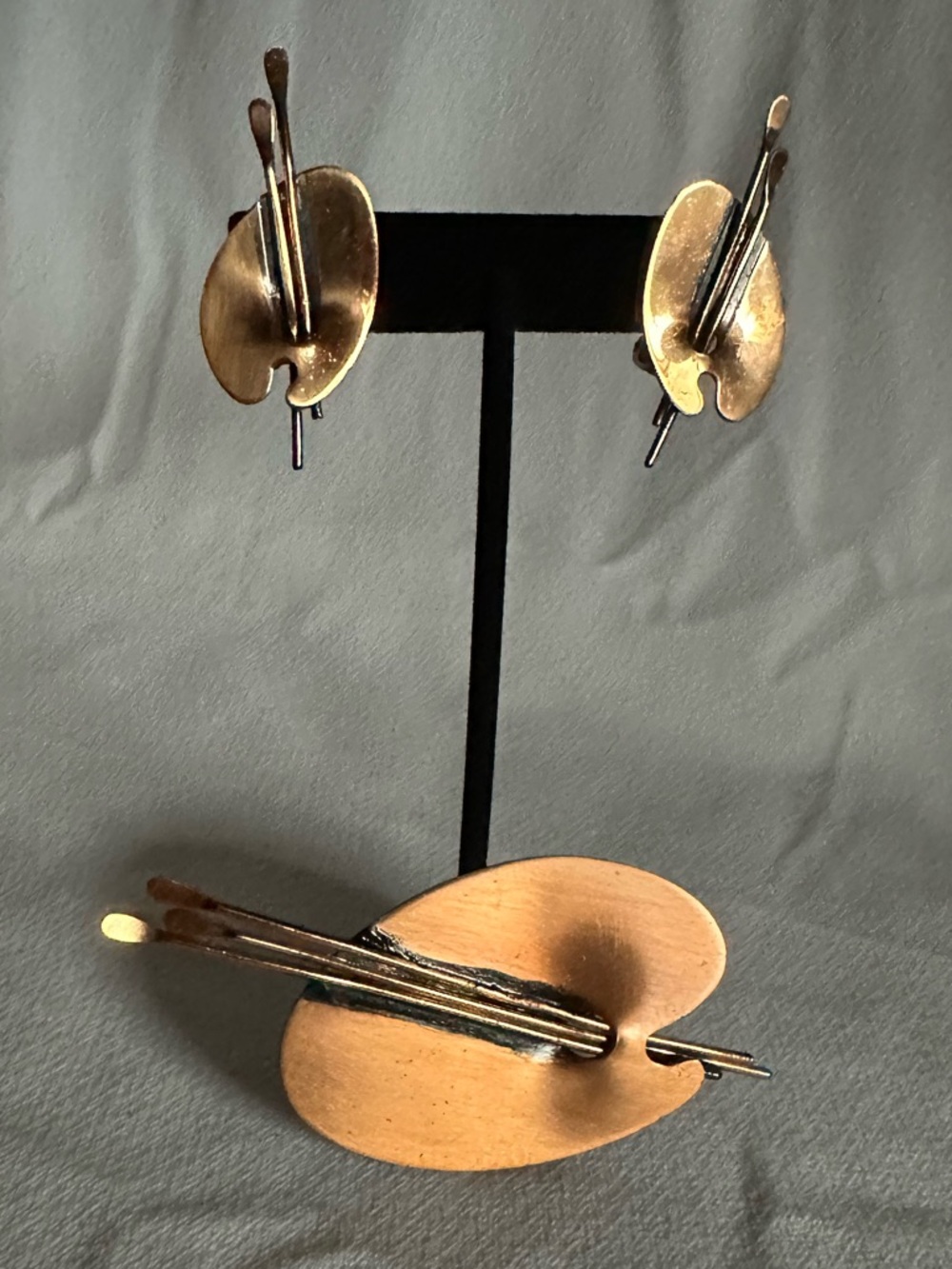 Vintage Renior Stamped Copper Painter’s Palette Brooch (4”) and Clip Earrings